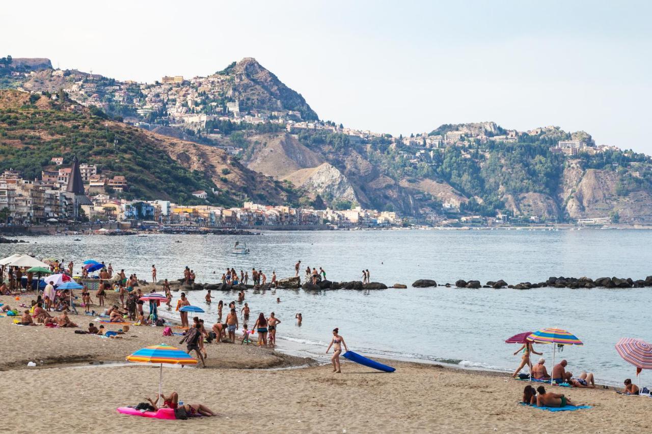 Le Tre More Giardini Naxos Bagian luar foto