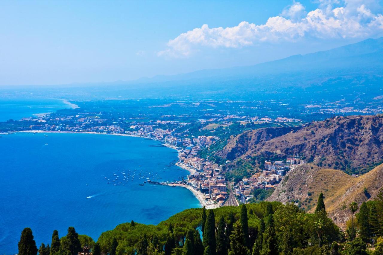 Le Tre More Giardini Naxos Bagian luar foto