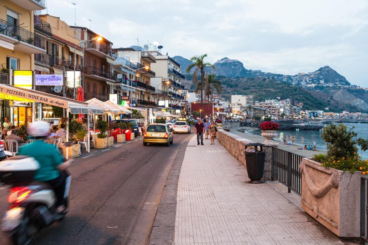 Le Tre More Giardini Naxos Bagian luar foto